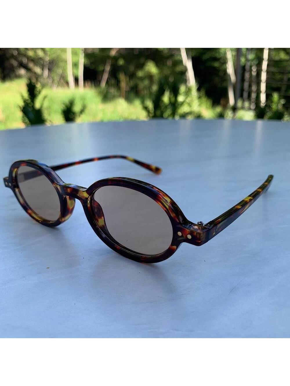 Vintage y2k style cheetah print oval sunglasses. Tinted oval Lenses. Very nice - Picture 5 of 7
